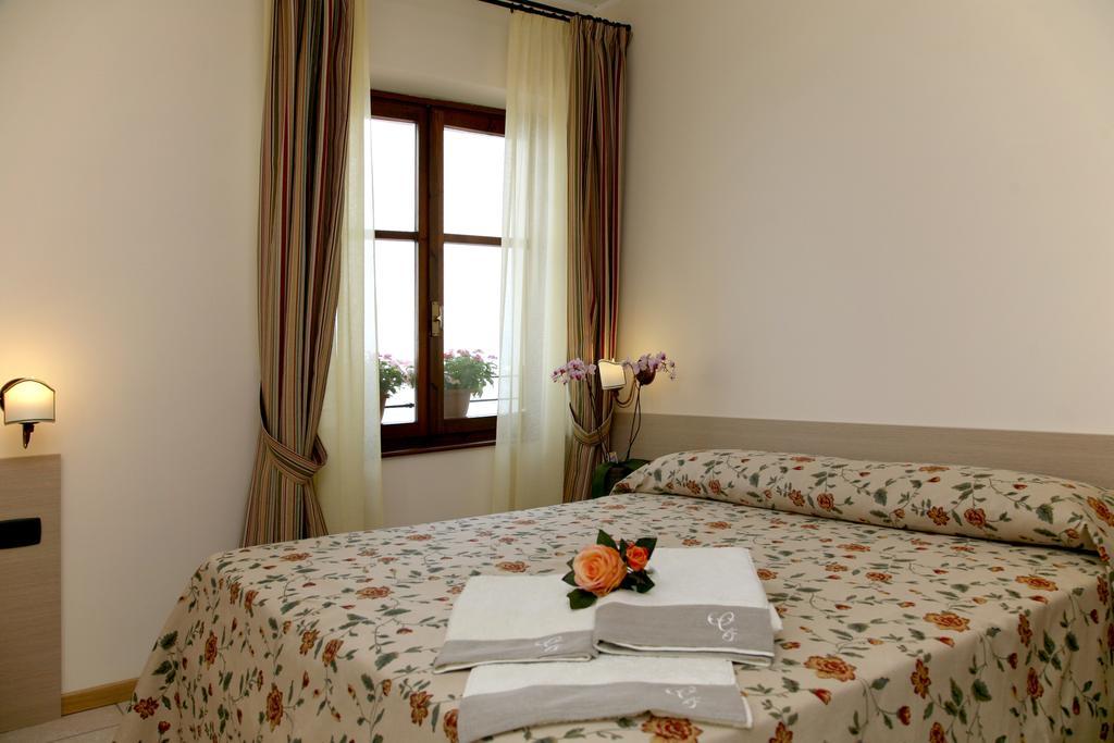 Locanda Le Palafitte Bardolino Quarto foto