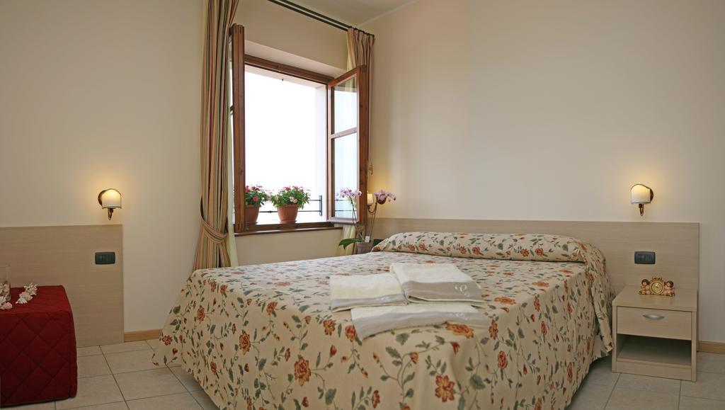 Locanda Le Palafitte Bardolino Quarto foto